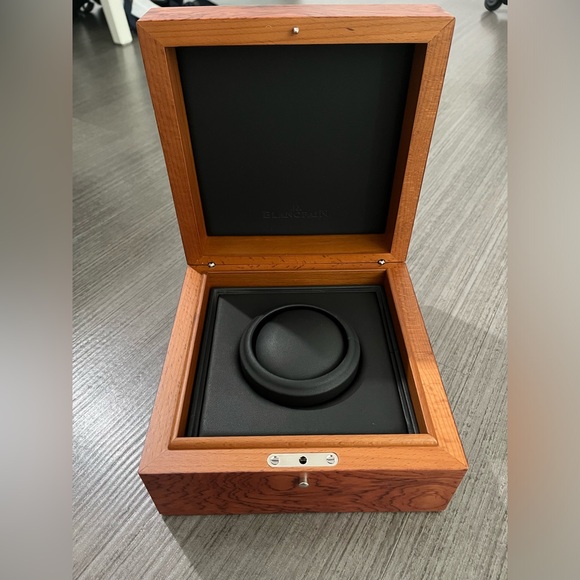 Authentic Blancpain Villeret Quantième Watch Box (Used Like New) - Picture 3 of 10